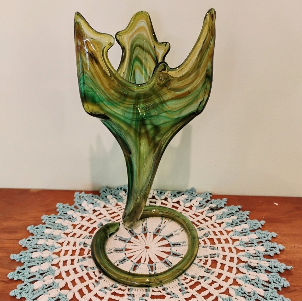 Vintage Sooner Ozark Hand Blown Stretch Coil Art Glass Vase